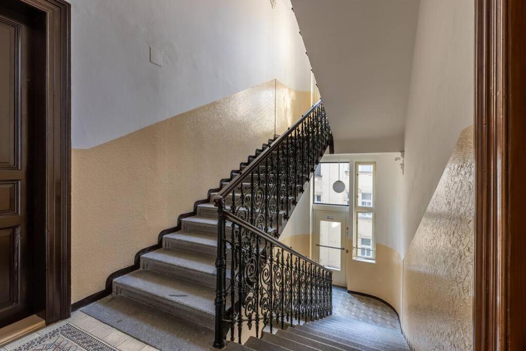 Charming 2Bedroom Old Town Apartment Prag Exteriör bild
