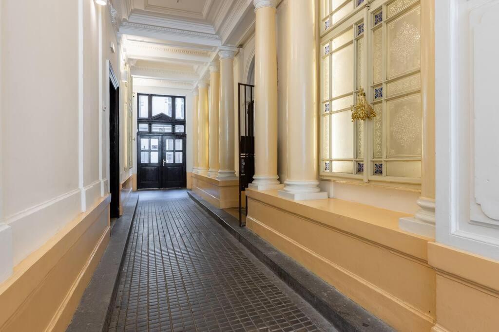 Charming 2Bedroom Old Town Apartment Prag Exteriör bild