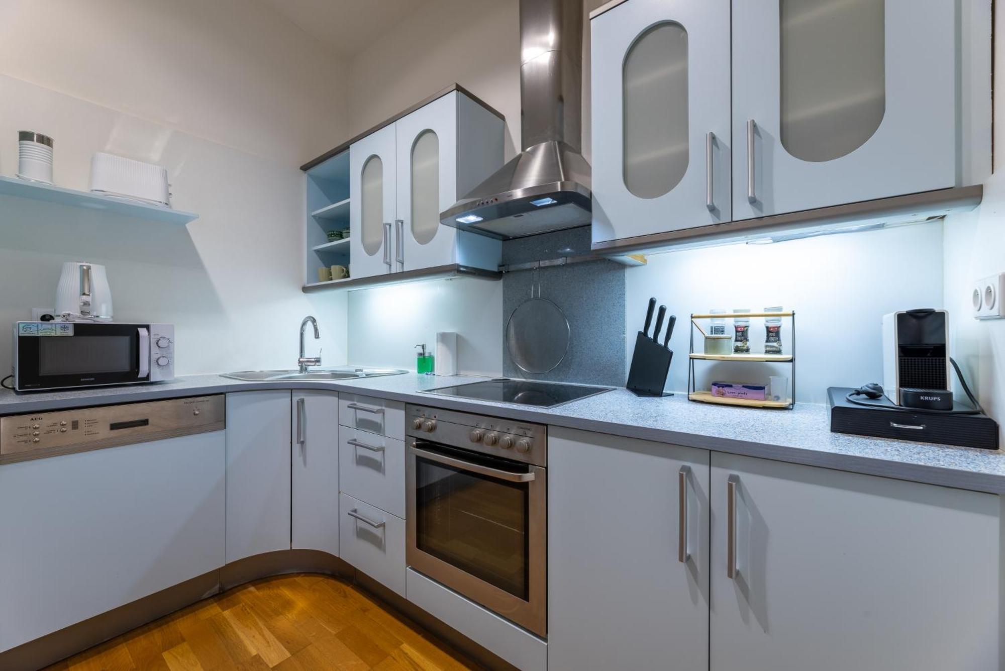 Charming 2Bedroom Old Town Apartment Prag Exteriör bild